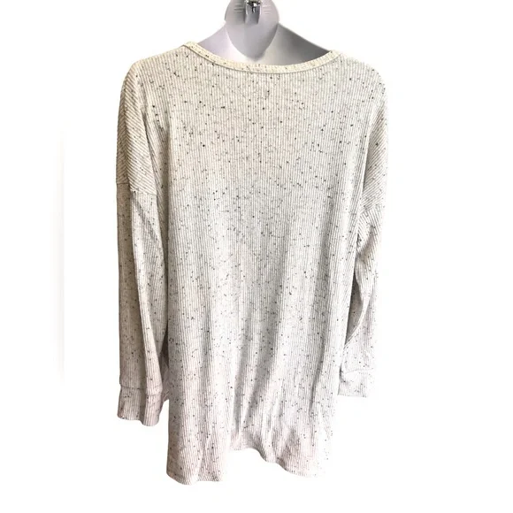 American Eagle oversized small longsleeve, ribbed shirt. Side split design. - Picture 2 of 4